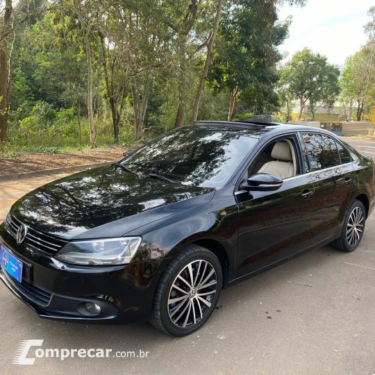 JETTA Highline 2.0 TSI 16V 4p Tiptronic