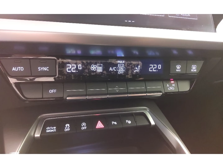 A3 2.0 40 TFSI MHEV SEDAN PERFORMANCE BLACK S-TRONIC