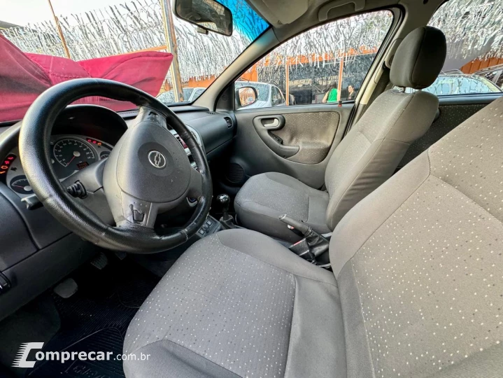 Corsa Sedan 1.8 4P PREMIUM FLEX