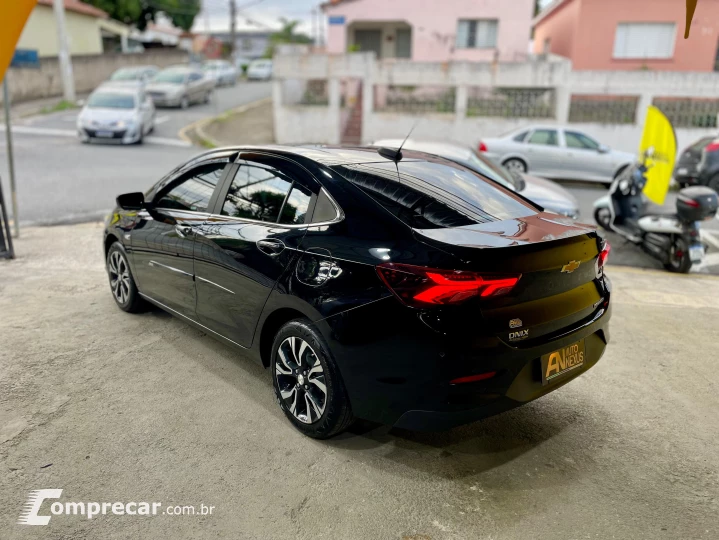 ONIX 1.0 Turbo Plus Premier