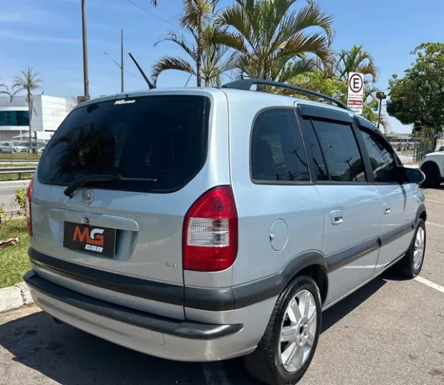 ZAFIRA 2.0 MPFI Elegance 8V
