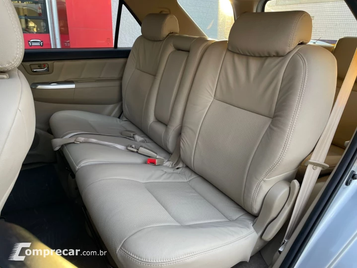 HILUX SW4 2.7 SR 7 Lugares 4X2 16V