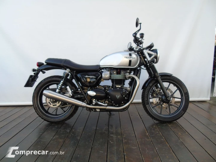 TRIUMPH STREET TWIN