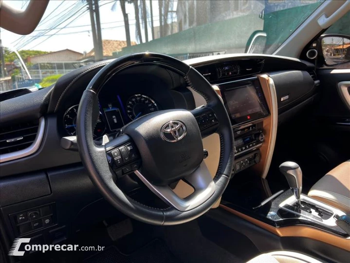 HILUX SW4 2.8 SRX Diamond 4X4 7 Lugares 16V Turbo Intercoole