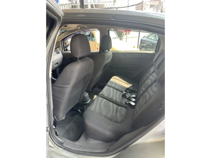 PUNTO 1.4 ATTRACTIVE 8V FLEX 4P MANUAL