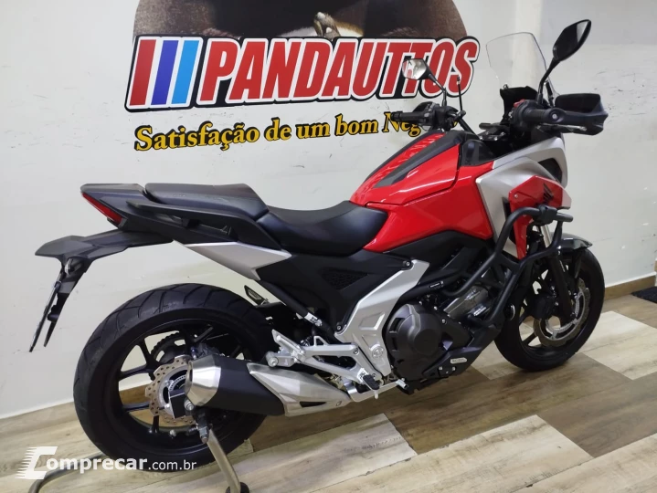 NC 750X 700 cc