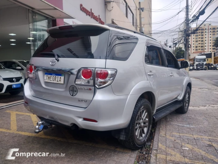 TOYOTA HILUX SW4 3.0 SRV 4X4 7 LUGARES 16V TURBO INTERCOOLER