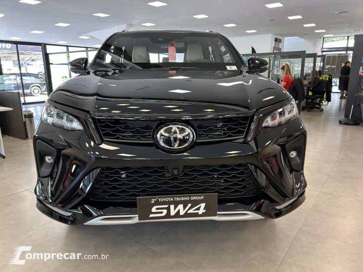 HILUX SW4 2.8 D-4D TURBO DIAMOND 7L 4X4 AUTOMÁTICO