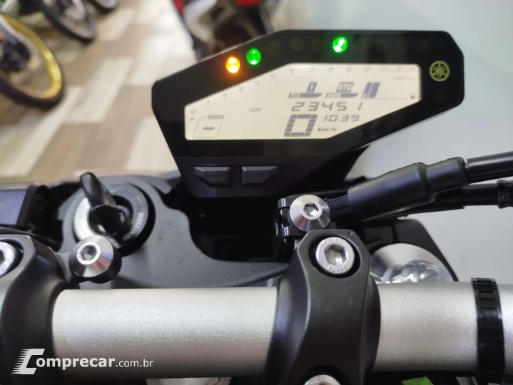 MT-09  800 cc