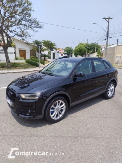 Q3 2.0 40 TFSI Performance Black Quattro