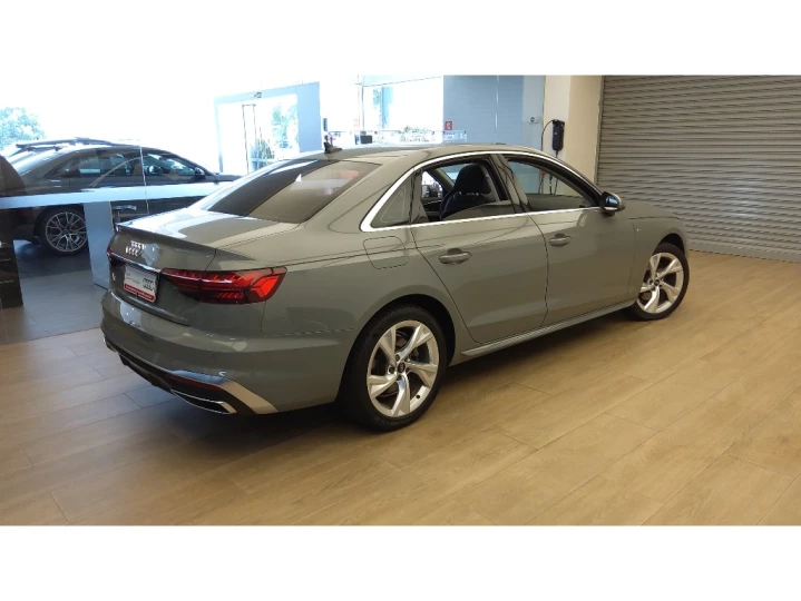 A4 2.0 TFSI Prestige Plus S Tronic