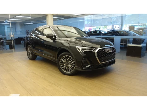 Audi Q3 2.0 40 TFSI GASOLINA SPORTBACK PERFORMANCE QUATTRO TIPTRO 4 portas