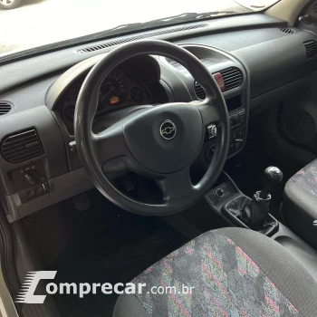 CORSA 1.8 MPFI Maxx Sedan 8V