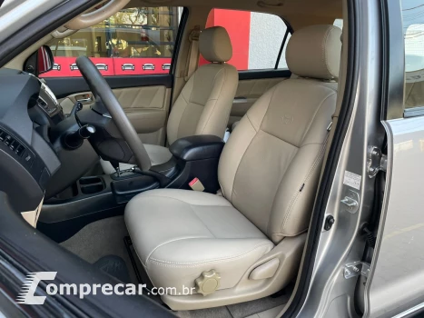 HILUX SW4 2.7 SR 7 Lugares 4X2 16V