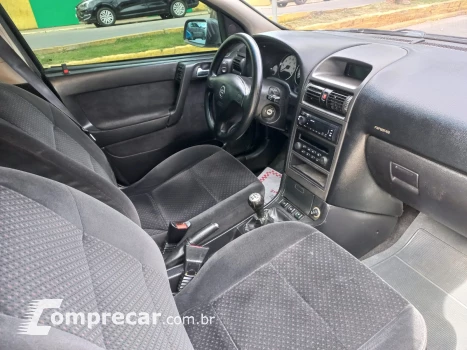 ASTRA 2.0 MPFI Advantage Sedan 8V