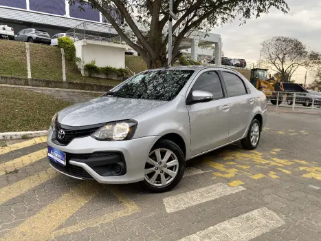 Toyota ETIOS 1.5 X PLUS SEDAN 16V FLEX 4P AUTOMÁTICO 4 portas