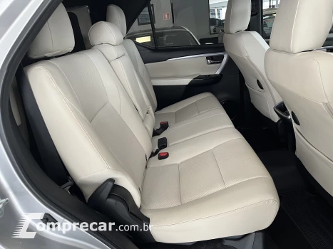 HILUX SW4 2.8 D-4d Turbo Diamond 7L