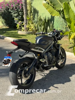 street triple rs