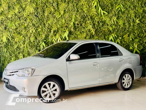 Toyota ETIOS 1.5 XLS Sedan 16V 4 portas