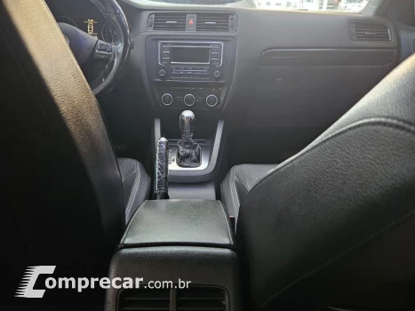 Jetta 2.0 Comfortline Flex 4P Tiptronic