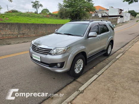 Toyota HILUX 2.7 SR 4X2 CD 16V 4 portas