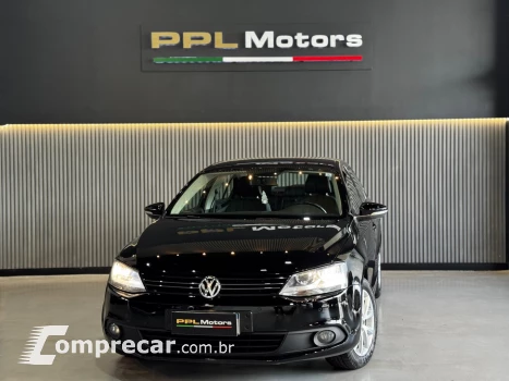 Volkswagen JETTA 2.0 COMFORTLINE 120CV FLEX 4P TIPTRONIC 4 portas