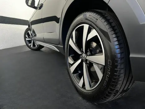 NIVUS HIGHLINE 1.0 200 TSI FLEX AUT.