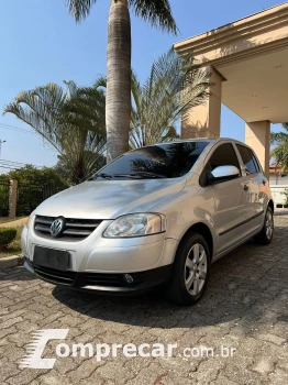 Volkswagen FOX 1.6 MI Plus 8V 4 portas