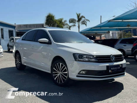 Volkswagen JETTA 2.0 TSI Highline 211cv 4 portas