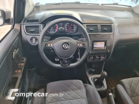 Volkswagen FOX - 1.6 MSI HIGHLINE 16V 4P MANUAL 4 portas