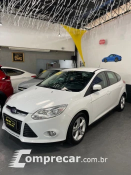 FORD FOCUS 1.6 SE Plus 16V 4 portas