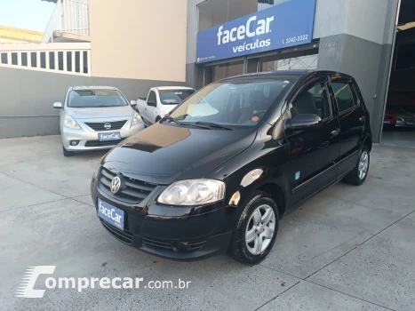 Volkswagen Fox Route 1.0 Mi Total Flex 8V 5p 4 portas