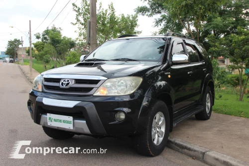 Toyota HILUX 3.0 SRV 4X4 CD 16V Turbo Intercooler 4 portas