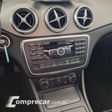 Mercedes-Benz GLA 200 1.6 CGI Vision Black Edition 16V Turbo 4 portas