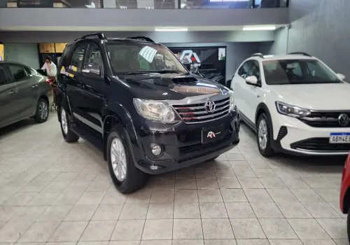 Hilux SW4 SRV D4-D 4x4 3.0 TDI Dies. Aut