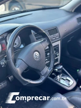 Volkswagen GOLF 2.0 MI 8V 4 portas