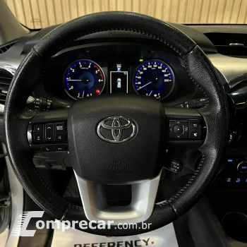 Toyota HILUX 2.8 SRX 4X4 CD 16V 4 portas