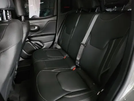 RENEGADE 1.3  T270 TURBO FLEX LONGITUDE AT6