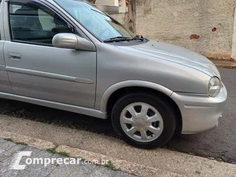 CORSA 1.6 MPFI GLS Sedan 8V