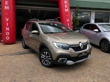 Sandero 1.6 16V SCE FLEX STEPWAY ICONIC X-TRONIC