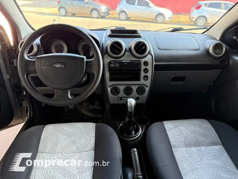 FIESTA 1.6 Rocam SE Sedan 8V