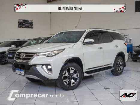 Toyota HILUX SW4 2.8 SRX Diamond 4X4 7 Lugares 16V Turbo Intercoole 4 portas