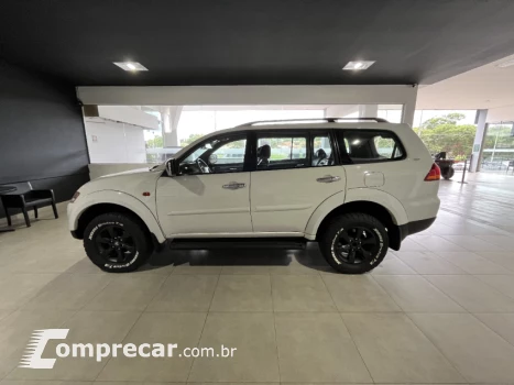 Mitsubishi PAJERO DAKAR 3.5 HPE 7 Lugares 4X4 V6 24V 4 portas