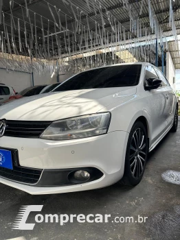 Volkswagen JETTA 2.0 TSI Highline 4 portas