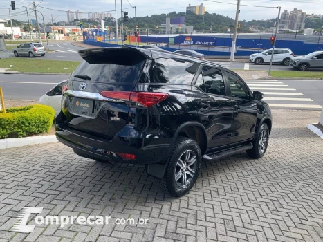 Hilux SW4 SR 4x2 2.7 Flex 16V Aut.