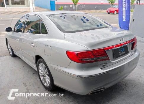 AZERA 3.3 MPFI GLS Sedan V6 24V