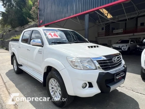 Toyota Hilux 4 portas