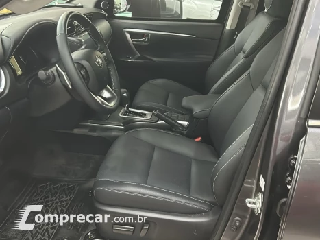 HILUX SW4 2.8 D-4D TURBO SRX PLATINUM 7L 4X4 AUTOMÁTICO