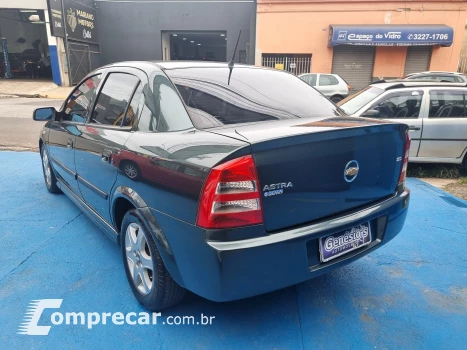 ASTRA 2.0 MPFI Advantage Sedan 8V