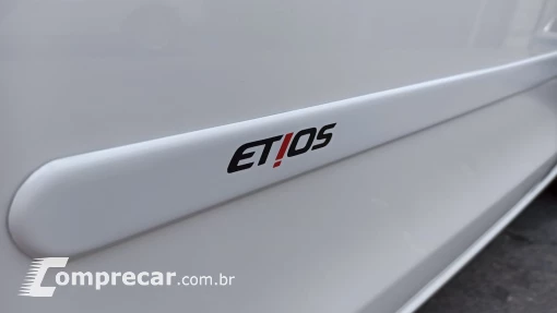 Toyota ETIOS 1.5 X Sedan 16V 4 portas